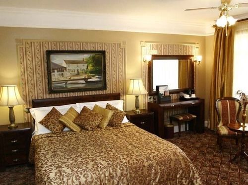 Riverside Отель 5*
